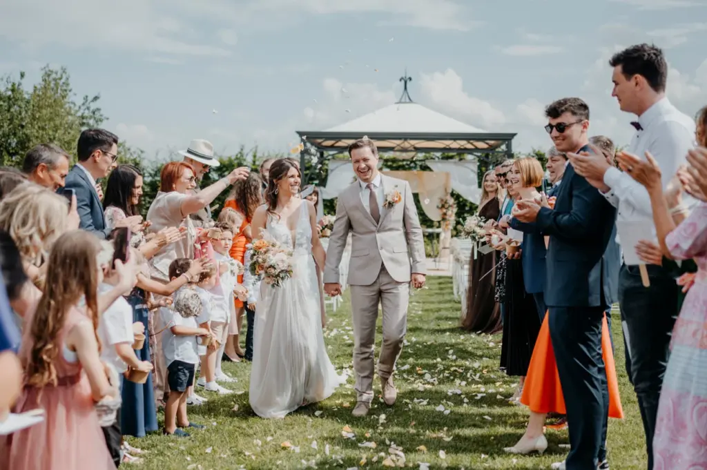 Hochzeit im Oberbauergut in Leonding mit freier Trauung mit Fotograf fessellos